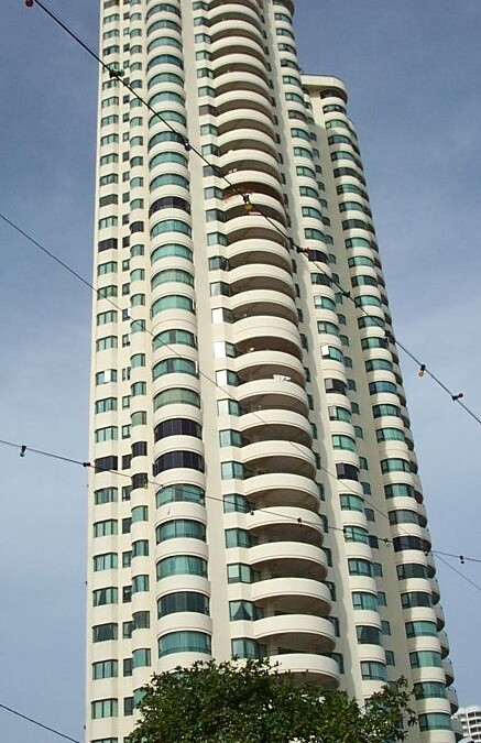 Silverton Condominium (1997)